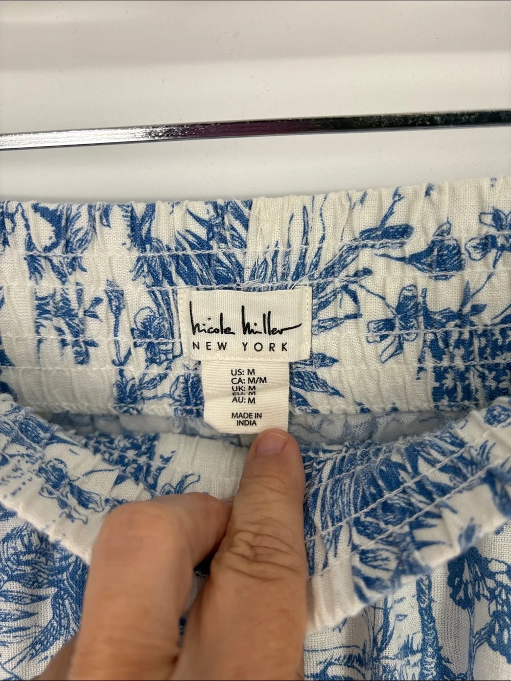 🪵 Nicole Miller linen rayon Blue and White Tropical Print Joggers - Picture 2 of 9